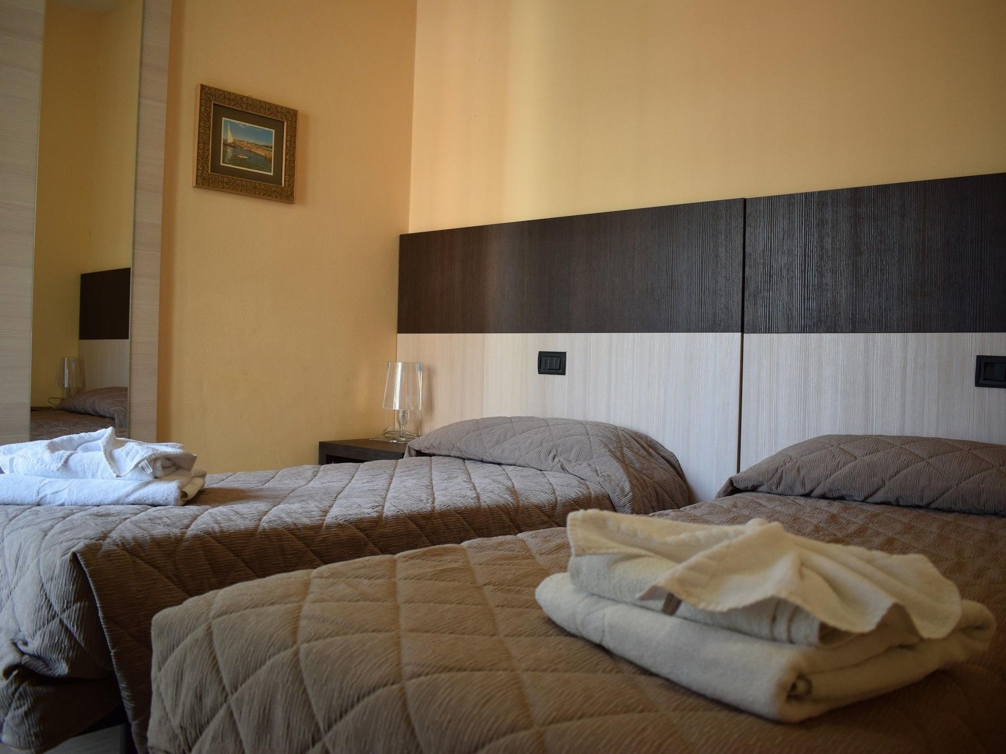 Hotel Bamby Ріміні Екстер'єр фото