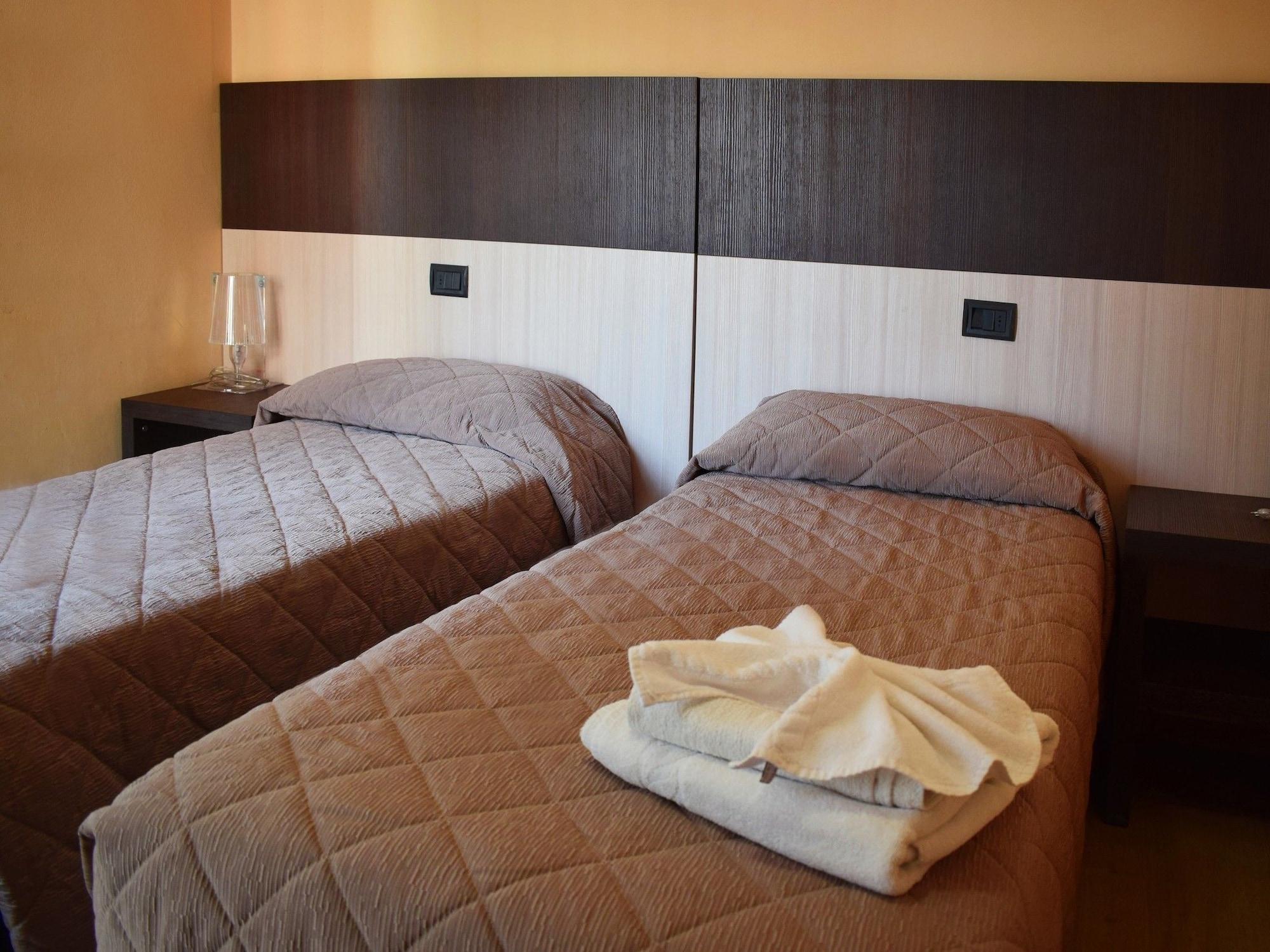 Hotel Bamby Ріміні Екстер'єр фото