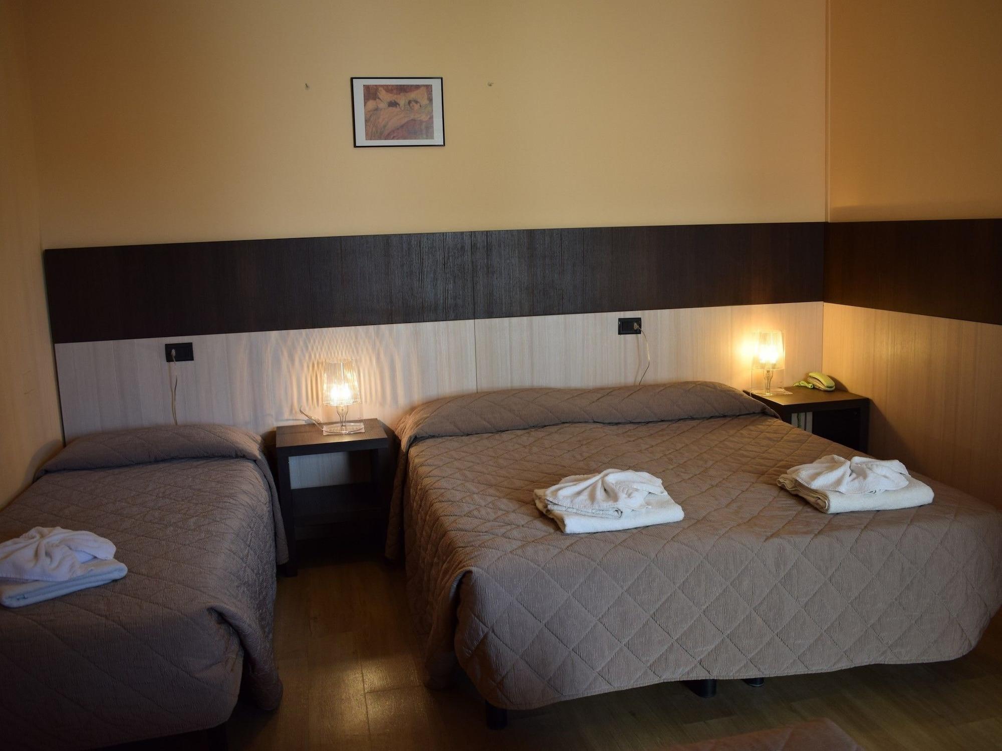 Hotel Bamby Ріміні Екстер'єр фото