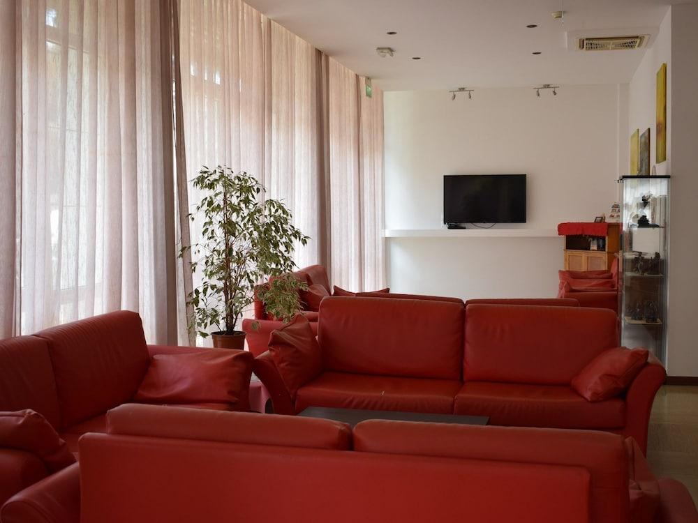 Hotel Bamby Ріміні Екстер'єр фото
