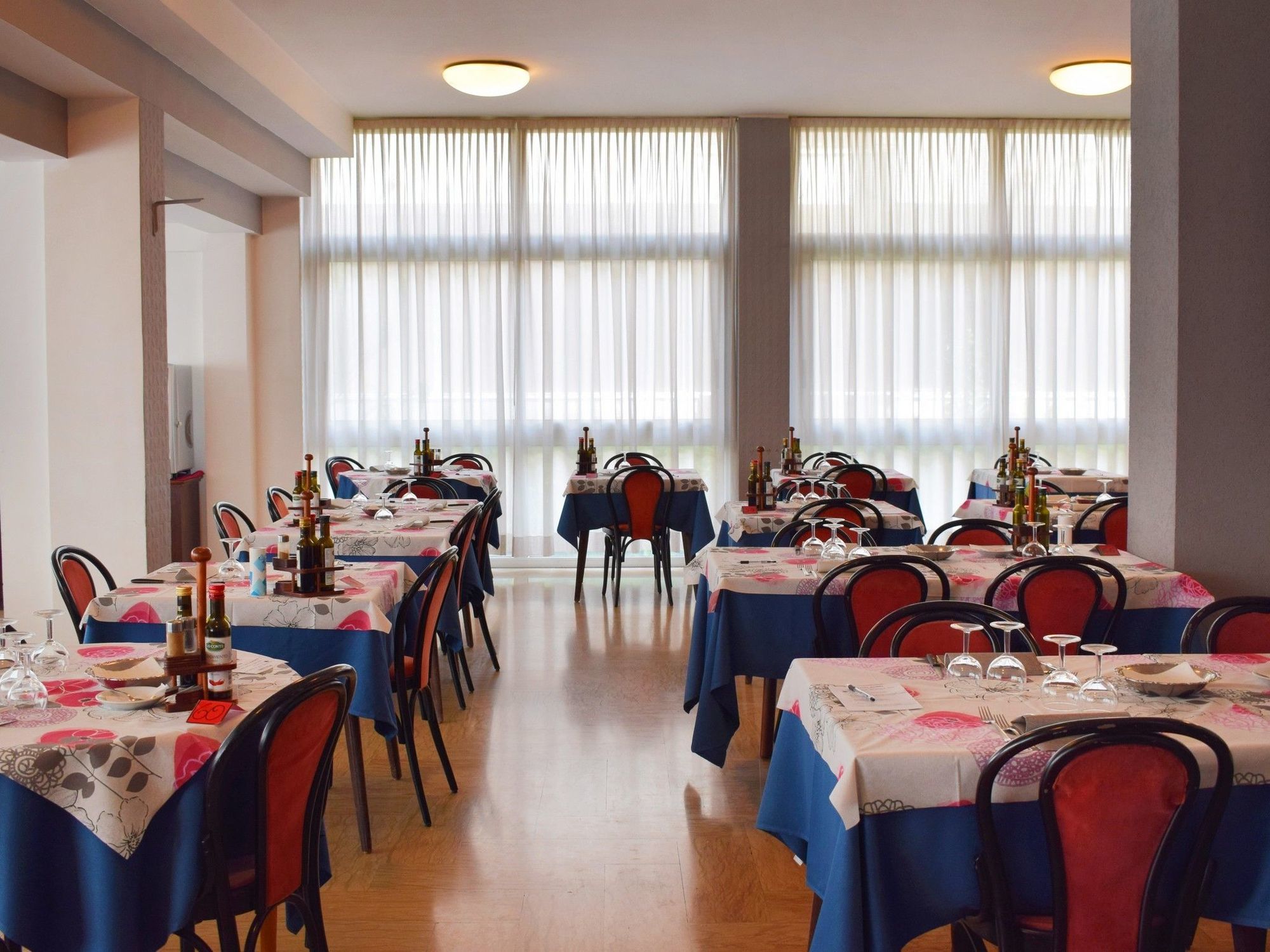 Hotel Bamby Ріміні Екстер'єр фото