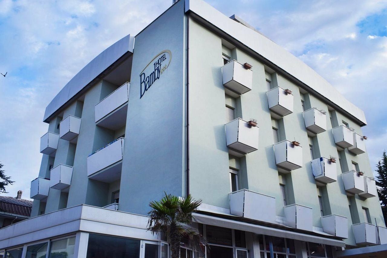 Hotel Bamby Ріміні Екстер'єр фото