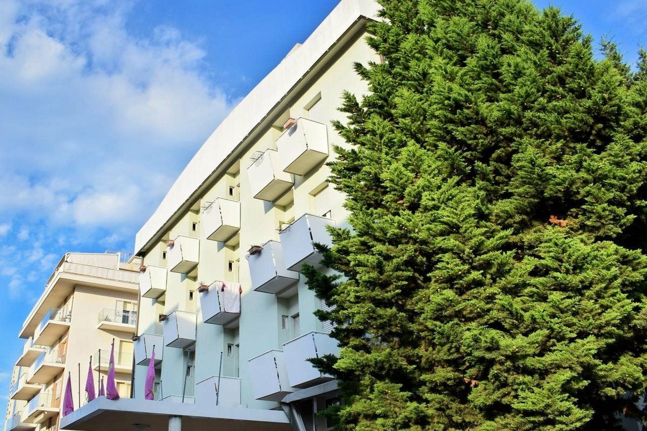 Hotel Bamby Ріміні Екстер'єр фото